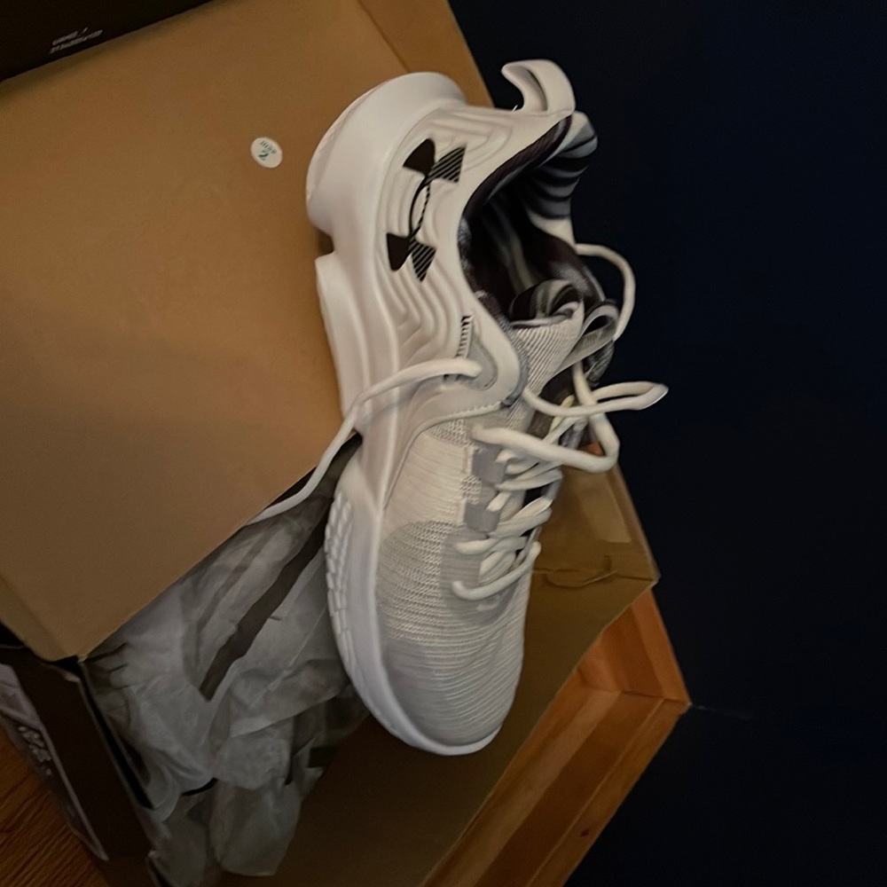 Under Armour UA Flow Futr X 2 Team size M9 and women’s 10.5